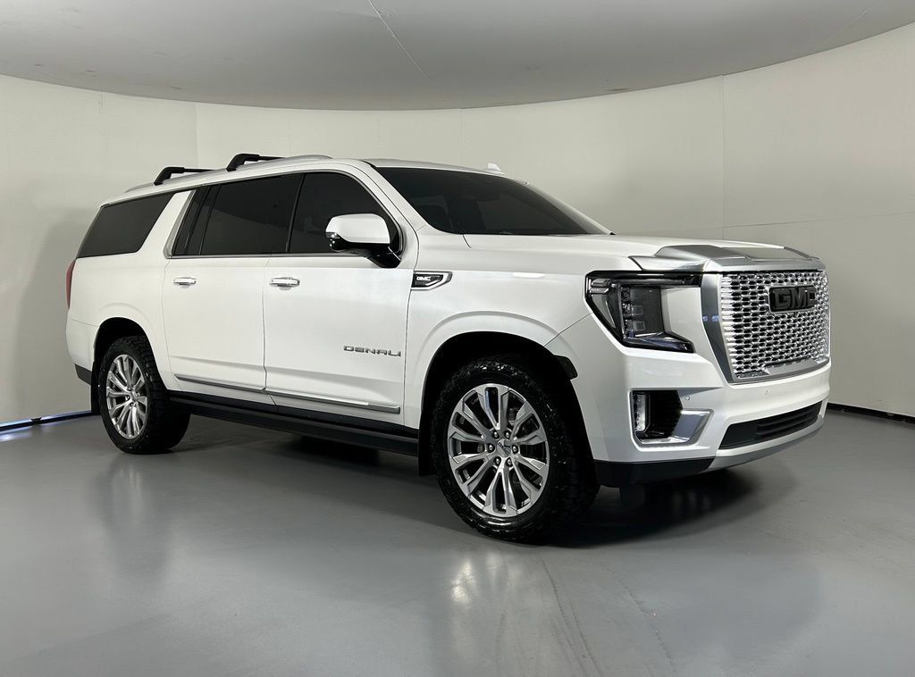 Used 2023 GMC Yukon XL Denali AWD/4WD image 1