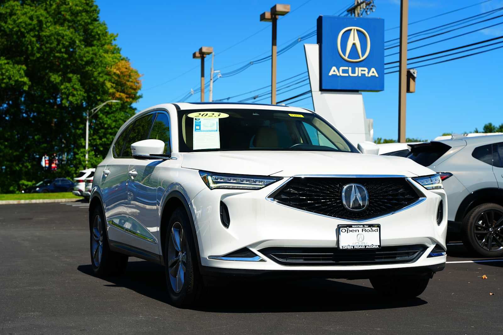 Used 2023 Acura MDX SH-AWD image 1