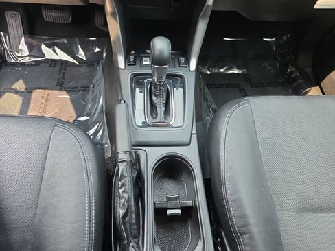 Used 2016 Subaru Forester 2.5i Touring w/ Eyesight & Navigation System AWD/4WD image 18