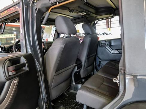 Used 2017 Jeep Wrangler Unlimited Sport image 34