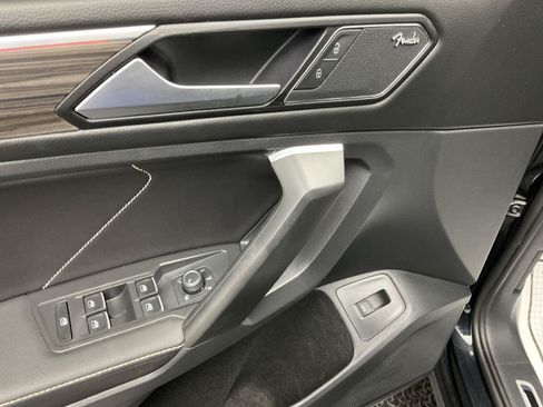 Used 2023 Volkswagen Tiguan SEL R-Line AWD/4WD image 10