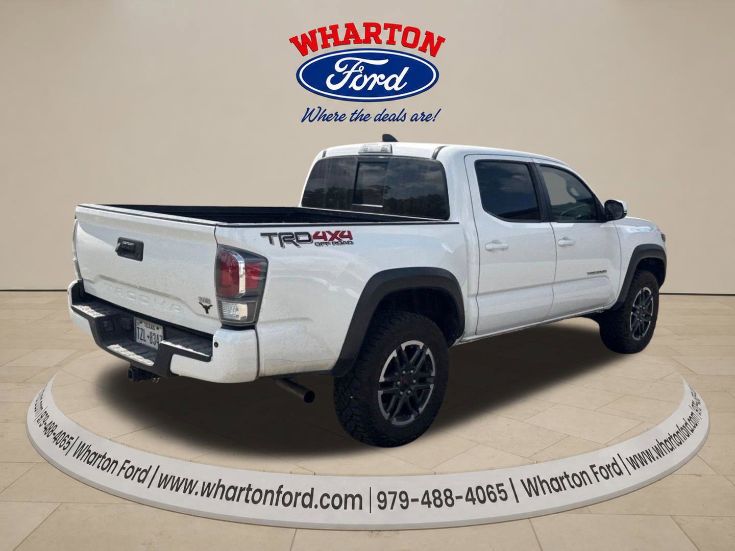 Used 2023 Toyota Tacoma TRD Off-Road w/ Technology Package AWD/4WD image 5