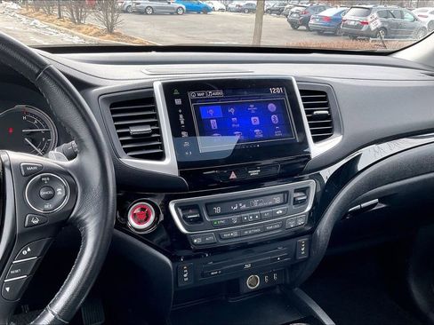 Used 2016 Honda Pilot Touring image 5