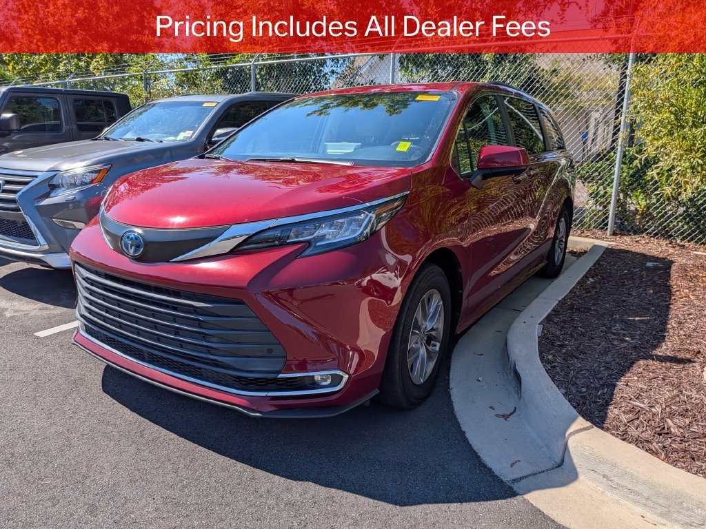 Used 2022 Toyota Sienna XLE FWD image 4