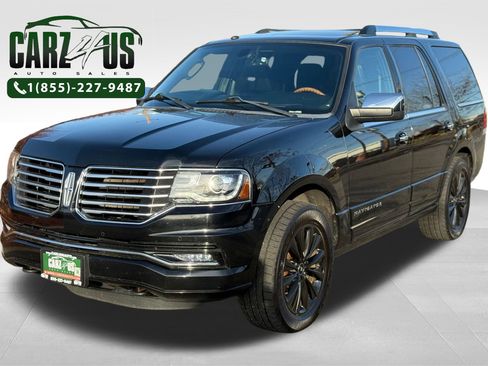 Used 2017 Lincoln Navigator Select image 1