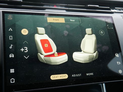 Used 2023 Land Rover Range Rover SE image 32