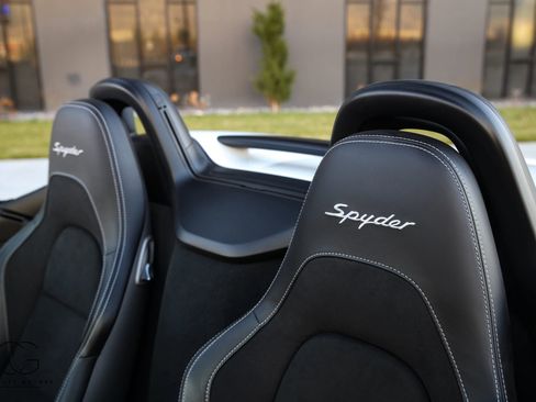 Used 2022 Porsche 718 Boxster Spyder image 32