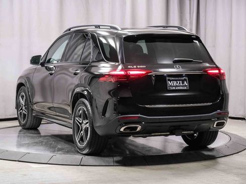 Certified 2025 Mercedes-Benz GLE 580 4MATIC image 2