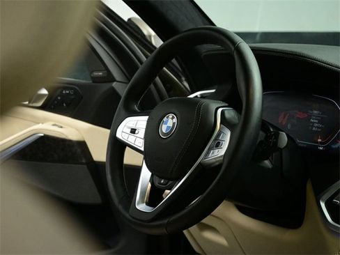 Used 2021 BMW X7 xDrive40i w/ Premium Package image 41