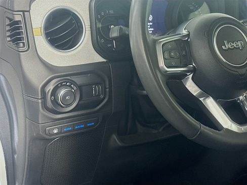 Used 2024 Jeep Wrangler Unlimited Sahara AWD/4WD image 16