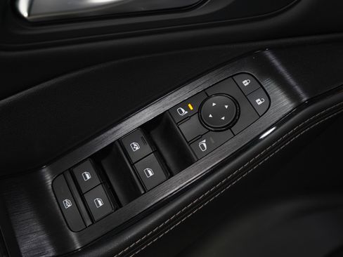 Used 2022 Nissan Rogue SV w/ SV Premium Package image 22