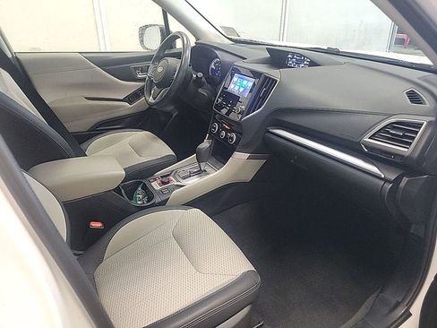 Used 2023 Subaru Forester Premium image 11