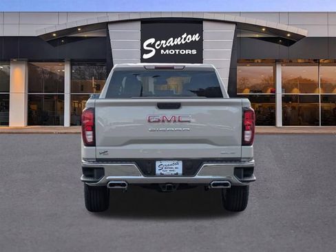 New 2026 GMC Sierra 1500 SLE image 4