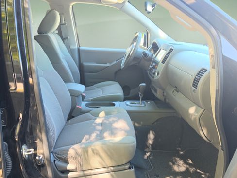 Used 2020 Nissan Frontier SV w/ Midnight Edition Floor Mats AWD/4WD image 13