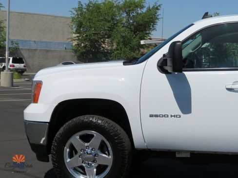 Used 2013 GMC Sierra 2500 SLT w/ SLT Convenience Package AWD/4WD image 15