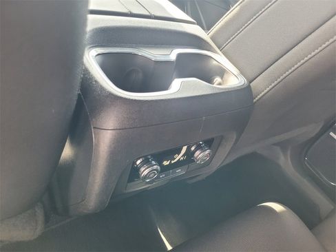 Certified 2025 GMC Acadia Elevation image 9