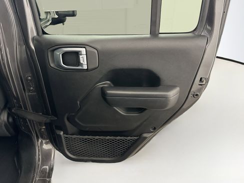 Used 2021 Jeep Wrangler Sport S image 31