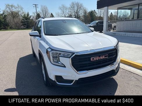 Used 2022 GMC Terrain SLE w/ Driver Convenience Package image 4