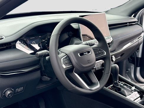 New 2026 Jeep Compass Latitude image 4