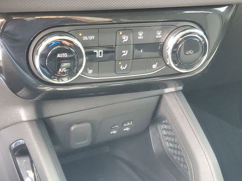 Used 2025 Chevrolet TrailBlazer LT w/ Convenience Package AWD/4WD image 19