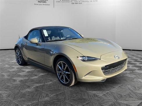 Used 2023 MAZDA MX-5 Miata Grand Touring image 3