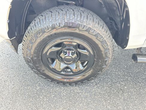 Used 2020 Toyota Tacoma SR AWD/4WD image 26