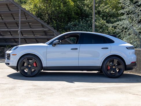 New 2026 Porsche Cayenne S image 2