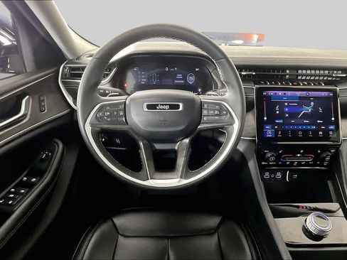 Used 2023 Jeep Grand Cherokee L Limited RWD image 6