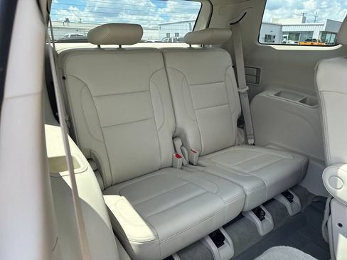 Used 2020 GMC Acadia Denali w/ Technology Package FWD image 24