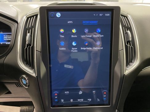 Used 2023 Ford Edge Titanium image 29