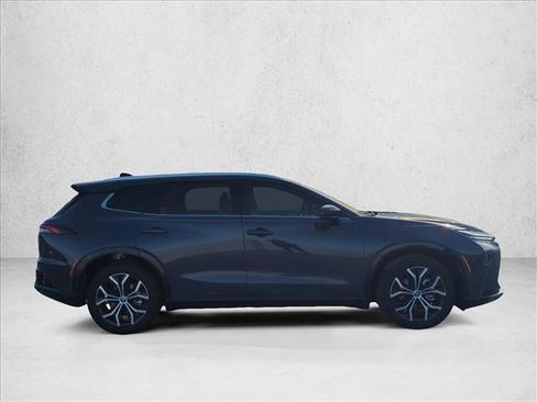 Certified 2025 Toyota Crown Signia AWD/4WD image 4