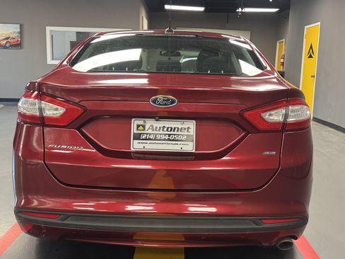 Used 2016 Ford Fusion SE FWD image 5
