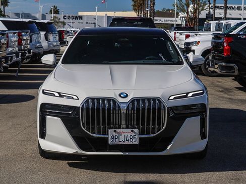 Used 2025 BMW 740i RWD image 2