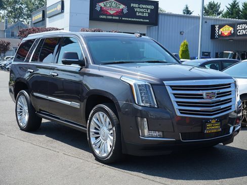 Used 2017 Cadillac Escalade Platinum AWD/4WD image 7