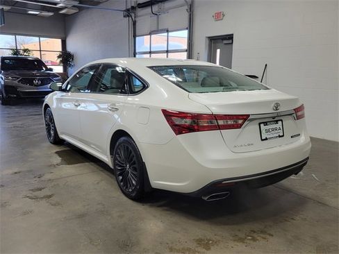 Used 2016 Toyota Avalon Touring image 6