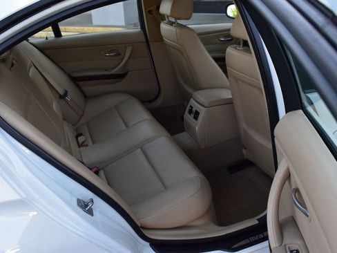 Used 2011 BMW 328i Sedan w/ Premium Pkg image 25