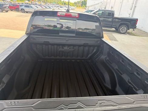 Used 2025 Chevrolet Colorado ZR2 AWD/4WD image 11