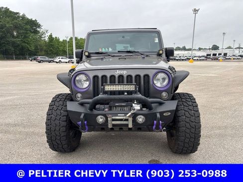 Used 2017 Jeep Wrangler Unlimited Sport w/ Connectivity Group AWD/4WD image 2