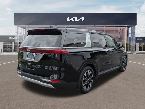 Certified 2024 Kia Carnival EX FWD image 4