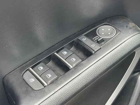 Used 2024 Kia Soul LX w/ Option Group 015 FWD image 10