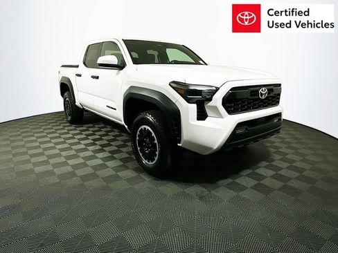 Certified 2025 Toyota Tacoma TRD Off-Road image 1