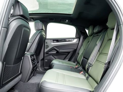 New 2026 Porsche Cayenne Coupe image 24