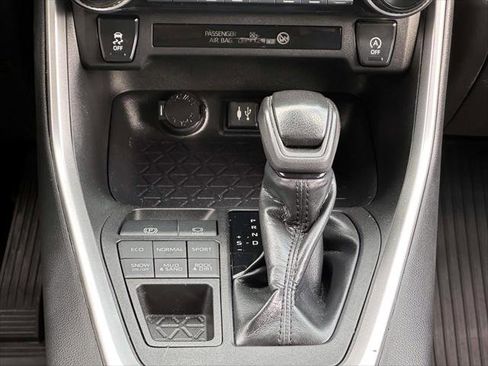 Used 2019 Toyota RAV4 LE image 20