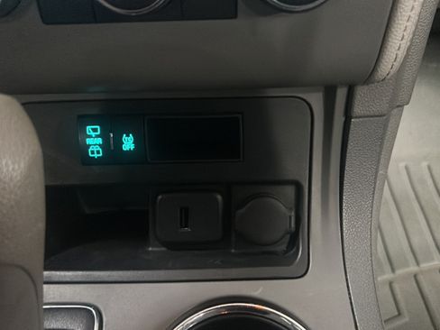Used 2015 Chevrolet Traverse LS FWD image 17