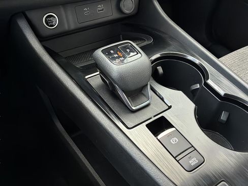 Used 2023 Nissan Rogue SV image 24