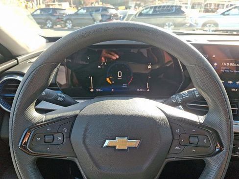 Used 2024 Chevrolet Trax LT image 18