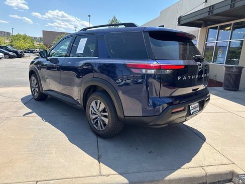 Used 2022 Nissan Pathfinder SV AWD/4WD image 8