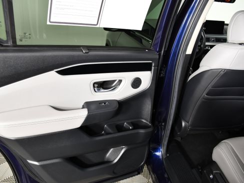 Certified 2025 Honda Pilot Touring image 47