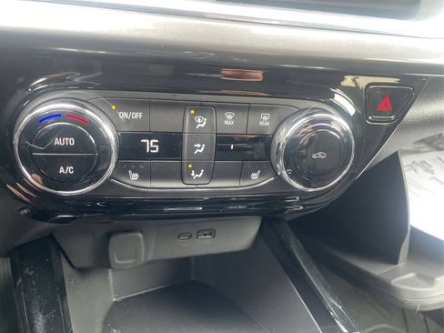 Used 2024 Chevrolet Trax ACTIV w/ Driver Confidence Package FWD image 38