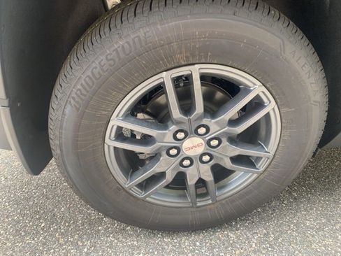 New 2026 GMC Acadia Elevation image 11